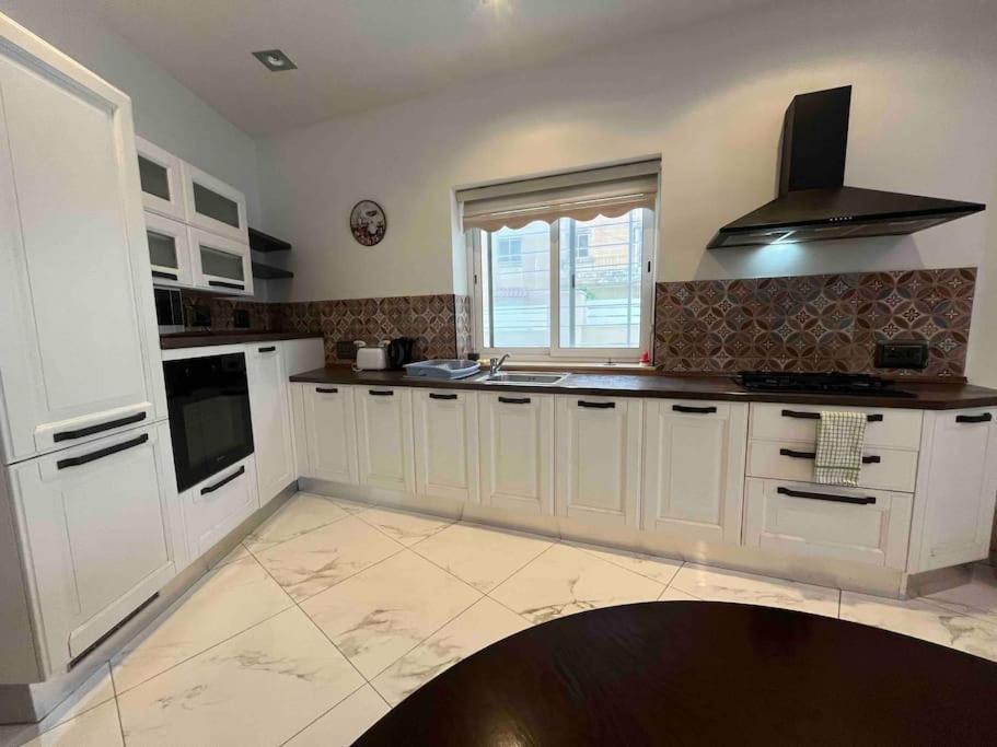 Entire Private House With Large Yard Is-Swieqi