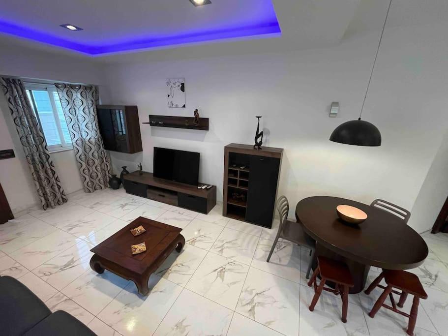 Entire Private House With Large Yard Apartment
