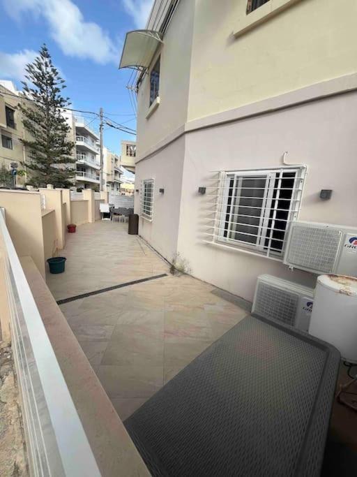 Apartment Entire Private House With Large Yard Is-Swieqi