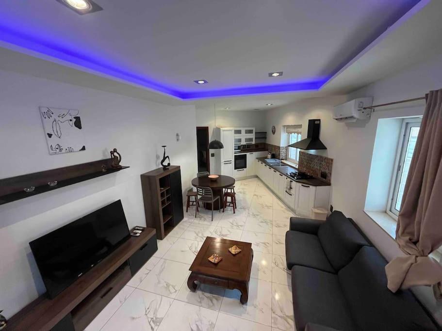 Entire Private House With Large Yard Is-Swieqi