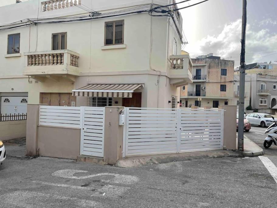 Entire Private House With Large Yard Is-Swieqi