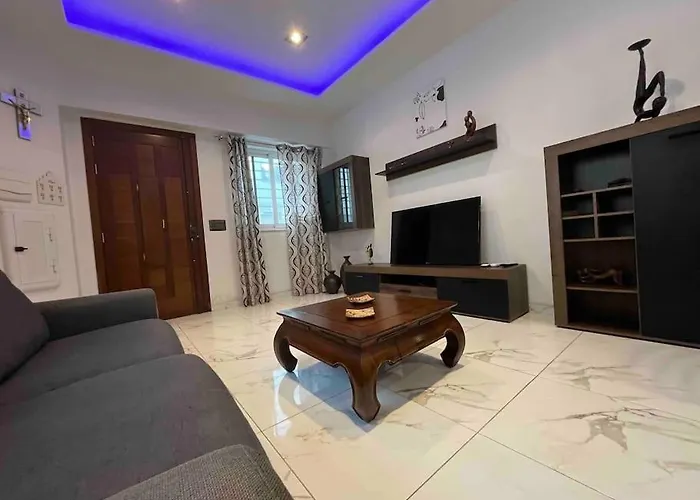 Entire Private House With Large Yard